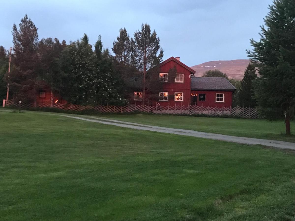 Roste Hyttetun Og Camping Os (Hedmark) 外观 照片